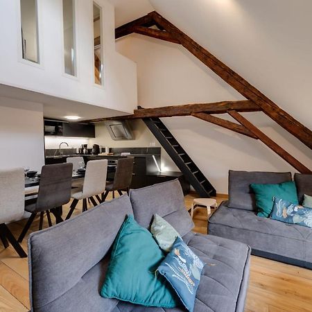 Le Septqatre - Grand Triplex Au Coeur De La Vieille Ville آنسي المظهر الخارجي الصورة