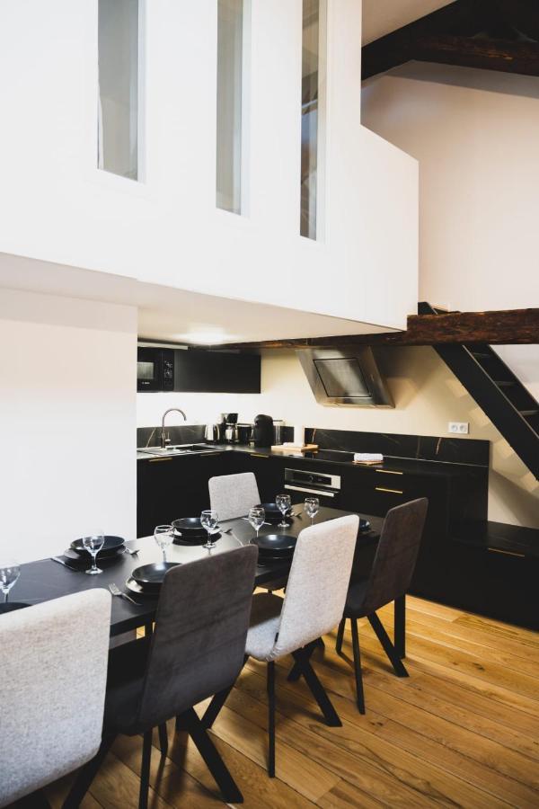 Le Septqatre - Grand Triplex Au Coeur De La Vieille Ville آنسي المظهر الخارجي الصورة